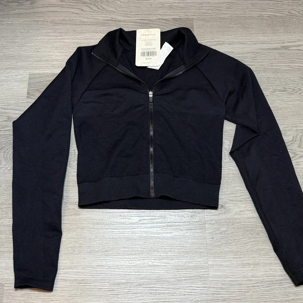 Fabletics Black Cropped Seamless Jacket - Picture 4 of 11